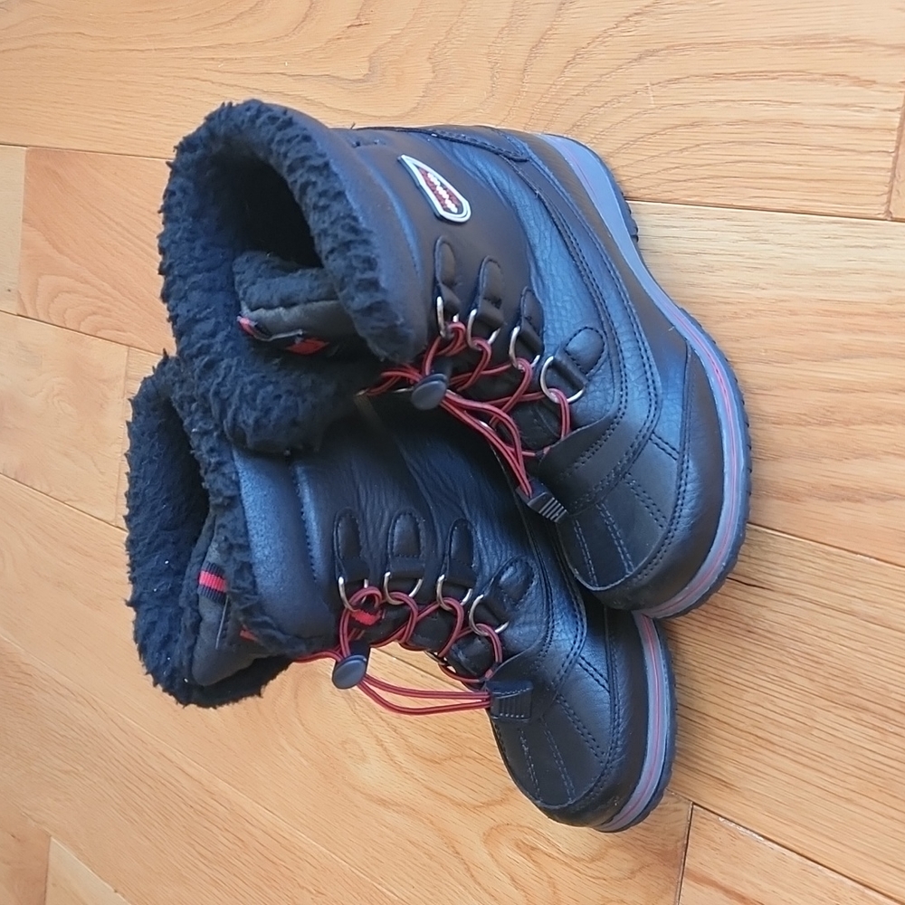 Snow boots